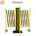 Barrières extensibles Xfinite® 3 faces sur poteau