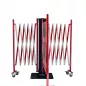 Barrières extensibles Xfinite® 3 faces sur poteau