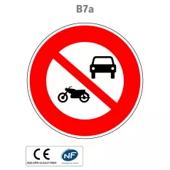 Panneau B7a Accès interdit aux véhicules à moteur à l'exception des cyclomoteurs