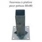 Fourreau à platine pour poteau de signalisation 80 x 80 mm